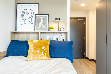 Classic En Suite - Image 2